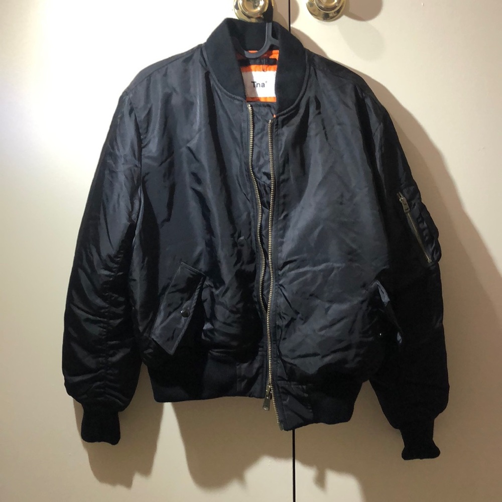 Aritzia Tna Brea Bomber puffer jacket - size XS
